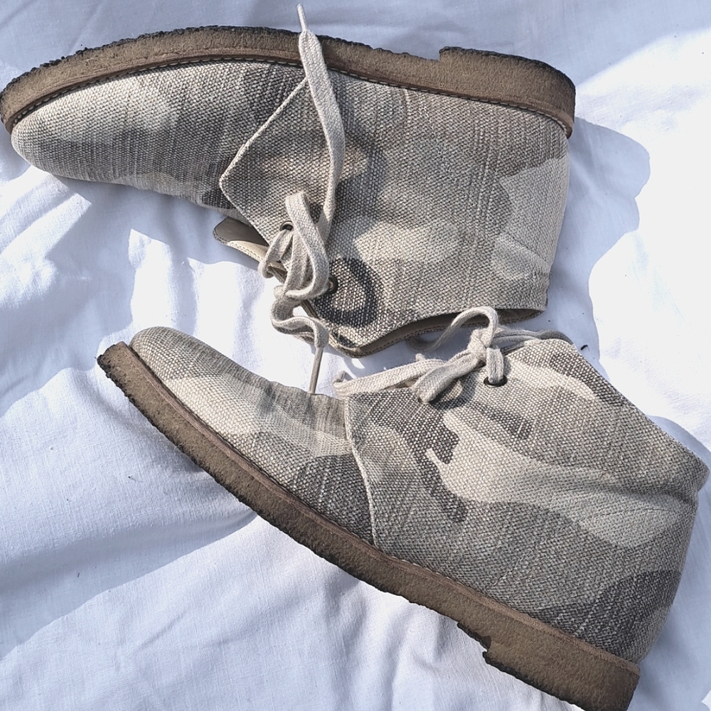 Camouflage canvas booties